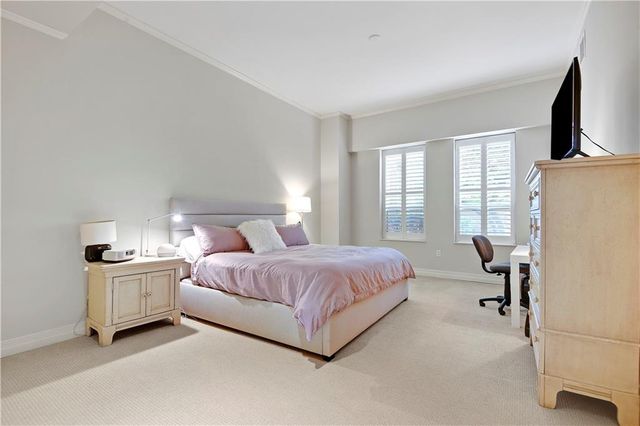 4900 Central Street 104, Kansas City, MO 64112