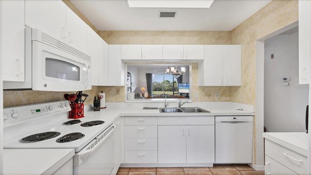 9610 CLUB SOUTH CIRCLE 4106, Sarasota, FL 34238