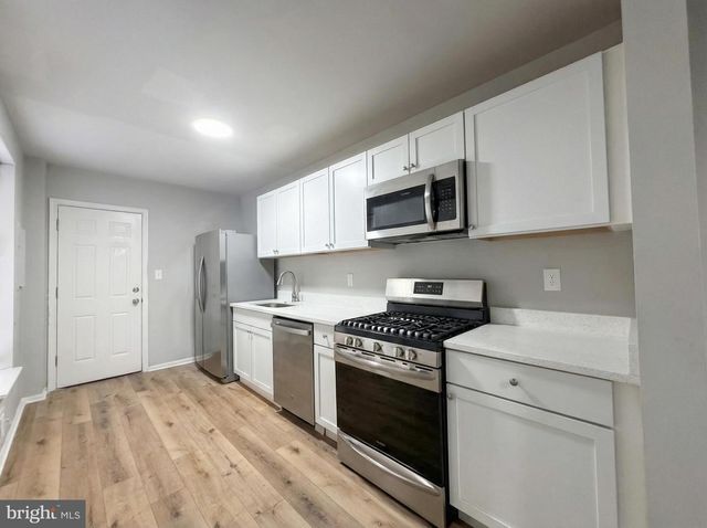 411 N CHESTER ST, Baltimore, MD 21231