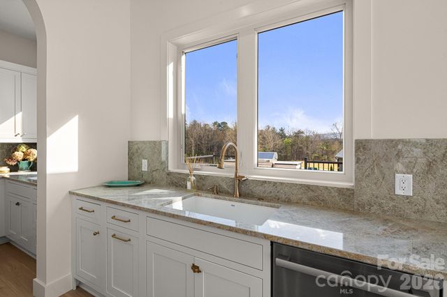 133 Golden Pasture Drive, Fletcher, NC 28732