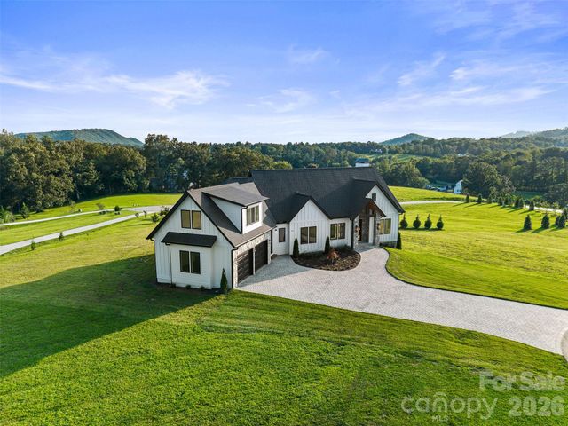133 Golden Pasture Drive, Fletcher, NC 28732