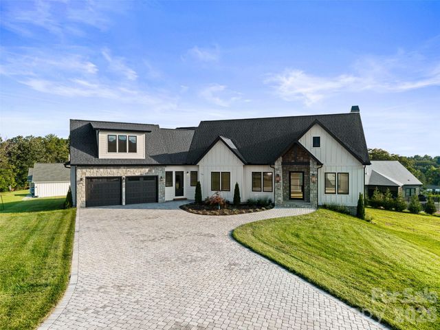133 Golden Pasture Drive, Fletcher, NC 28732
