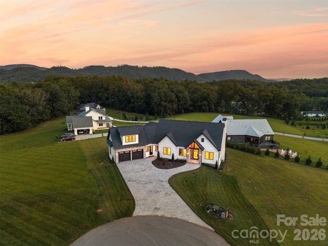 133 Golden Pasture Drive, Fletcher, NC 28732