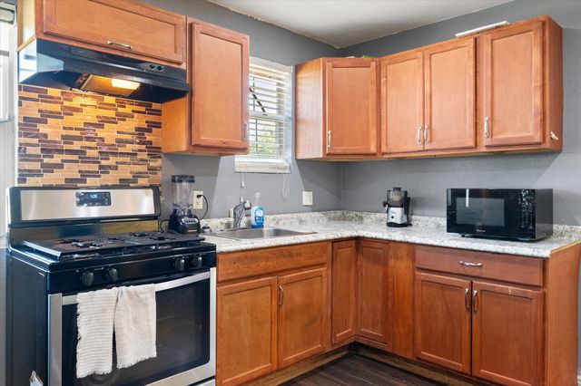 8057 Wilson Ranch Road, Barry, TX 75102
