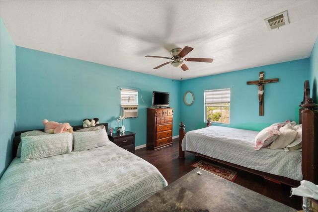 8057 Wilson Ranch Road, Barry, TX 75102