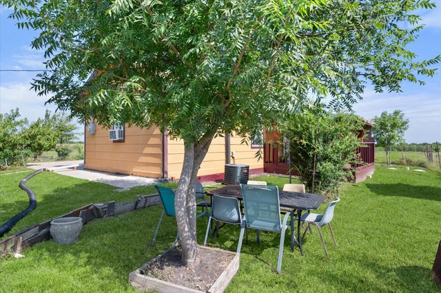 8057 Wilson Ranch Road, Barry, TX 75102