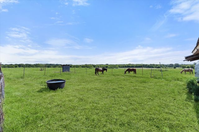8057 Wilson Ranch Road, Barry, TX 75102
