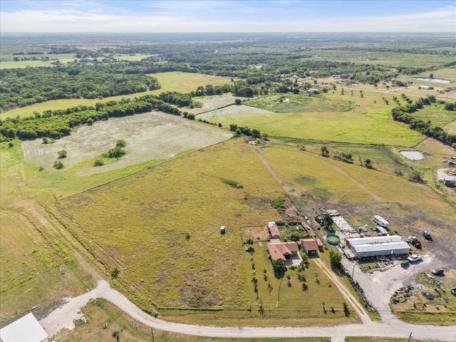 8057 Wilson Ranch Road, Barry, TX 75102