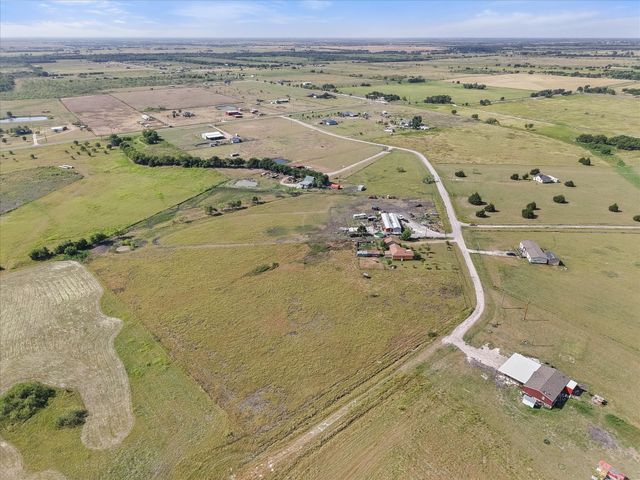 8057 Wilson Ranch Road, Barry, TX 75102
