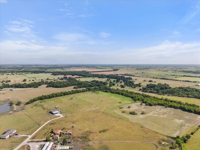 8057 Wilson Ranch Road, Barry, TX 75102