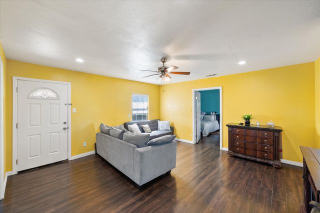 8057 Wilson Ranch Road, Barry, TX 75102