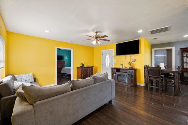 8057 Wilson Ranch Road, Barry, TX 75102