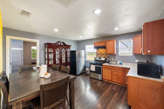 8057 Wilson Ranch Road, Barry, TX 75102