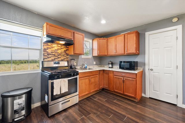 8057 Wilson Ranch Road, Barry, TX 75102