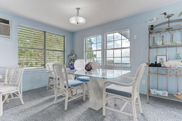 308 Bay Avenue, Kemah, TX 77565