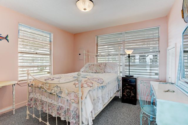 308 Bay Avenue, Kemah, TX 77565
