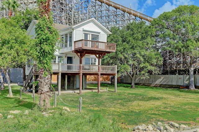 308 Bay Avenue, Kemah, TX 77565