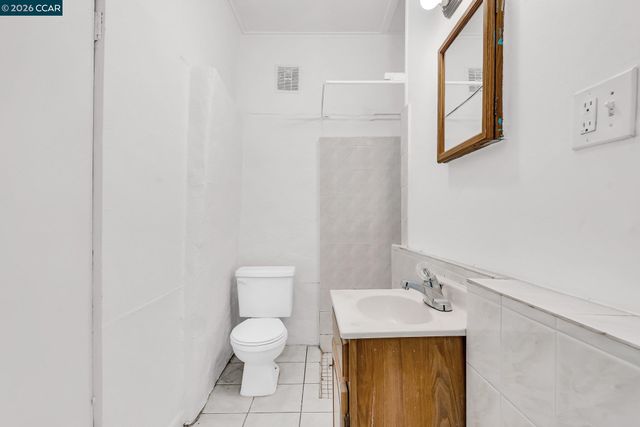 2150 35Th Ave, Oakland, CA 94601