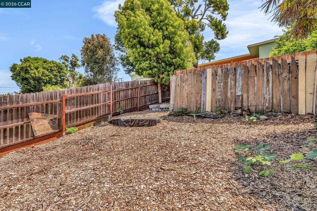 2150 35Th Ave, Oakland, CA 94601