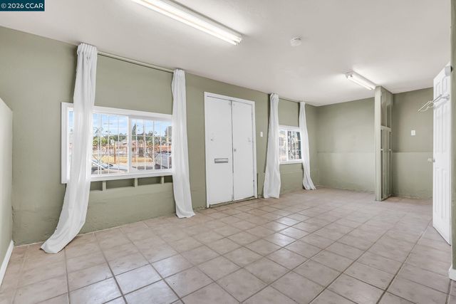 2150 35Th Ave, Oakland, CA 94601