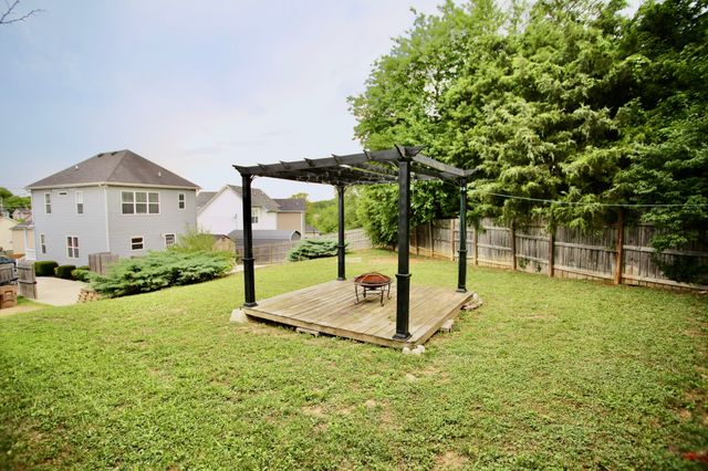 449 Vailview Dr, Nashville, TN 37207