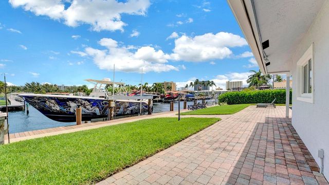 2739 NE 10th Street, Pompano Beach, FL 33062