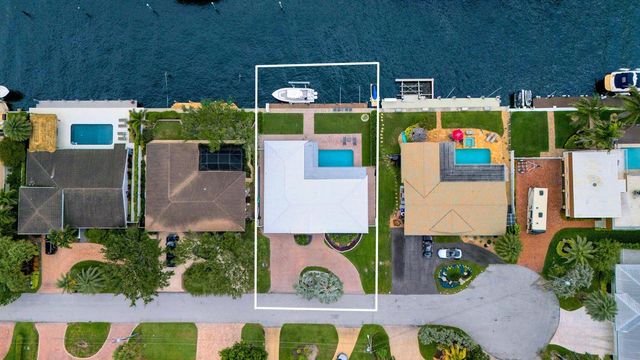 2739 NE 10th Street, Pompano Beach, FL 33062