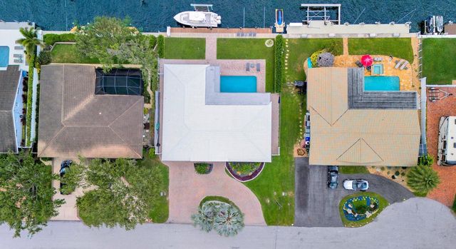 2739 NE 10th Street, Pompano Beach, FL 33062