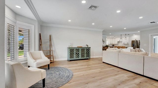 2739 NE 10th Street, Pompano Beach, FL 33062