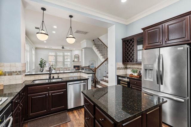 1621 W 23rd Street B, Houston, TX 77008