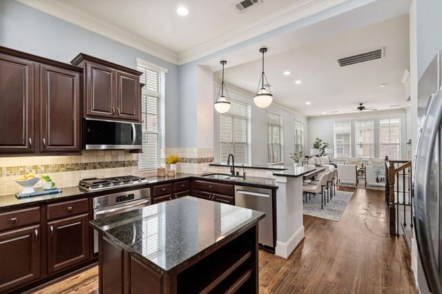 1621 W 23rd Street B, Houston, TX 77008