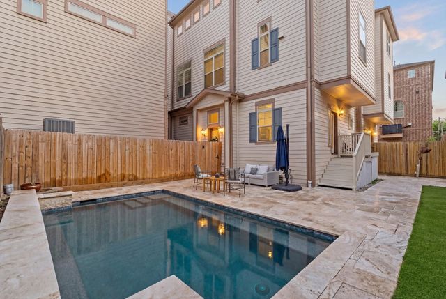 1621 W 23rd Street B, Houston, TX 77008