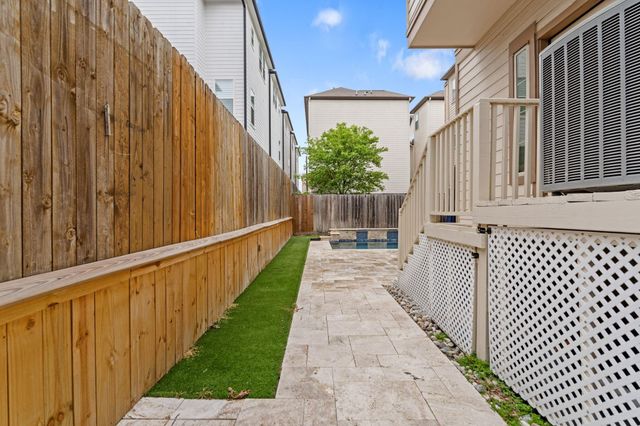 1621 W 23rd Street B, Houston, TX 77008