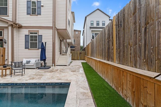 1621 W 23rd Street B, Houston, TX 77008