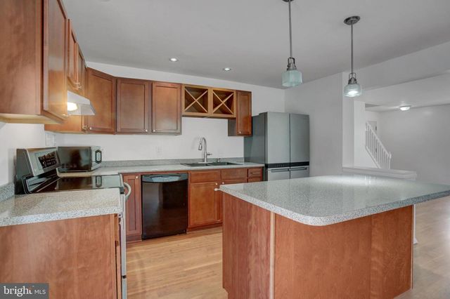 16 E BEALE AVE, Enola, PA 17025