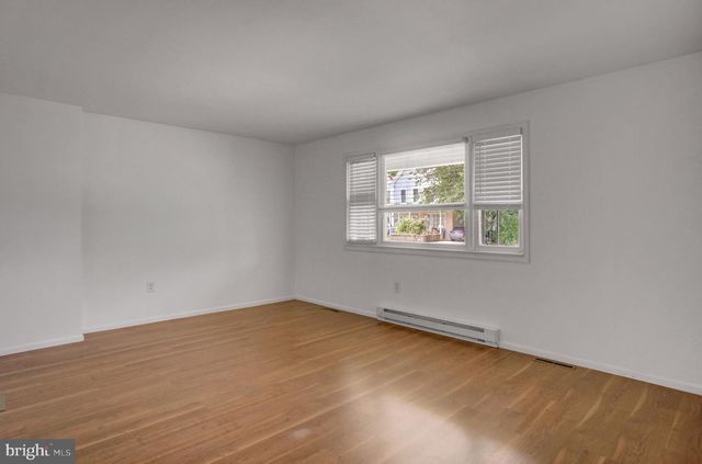 16 E BEALE AVE, Enola, PA 17025