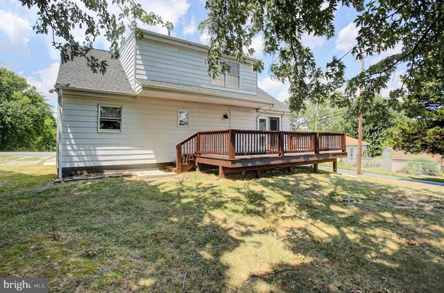 16 E BEALE AVE, Enola, PA 17025