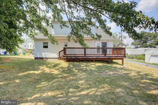 16 E BEALE AVE, Enola, PA 17025