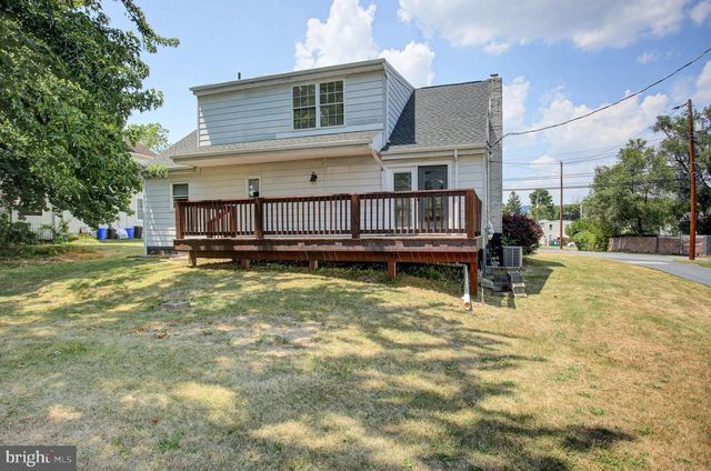 16 E BEALE AVE, Enola, PA 17025