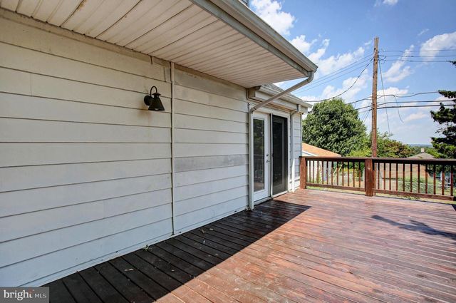 16 E BEALE AVE, Enola, PA 17025