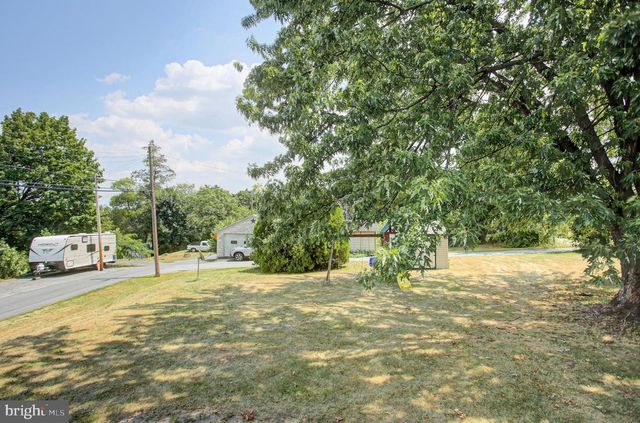 16 E BEALE AVE, Enola, PA 17025