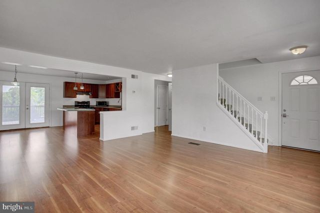 16 E BEALE AVE, Enola, PA 17025