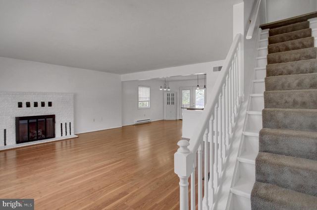 16 E BEALE AVE, Enola, PA 17025