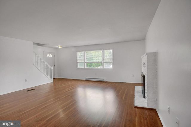 16 E BEALE AVE, Enola, PA 17025