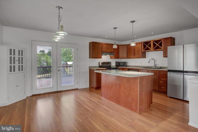 16 E BEALE AVE, Enola, PA 17025