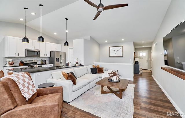 1112 Baseball Drive, Foristell, MO 63348