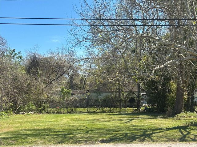 908 Chestnut Street, La Marque, TX 77568