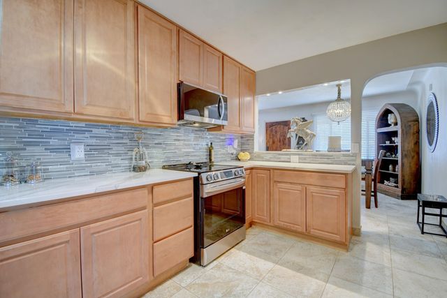 724 Georgia Street SE, Albuquerque, NM 87108