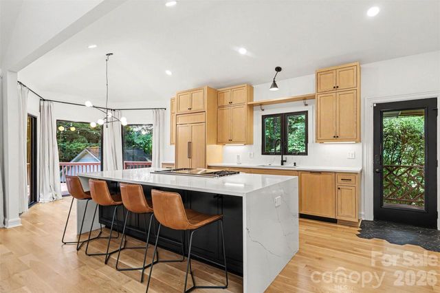 5123 Randolph Road, Charlotte, NC 28211