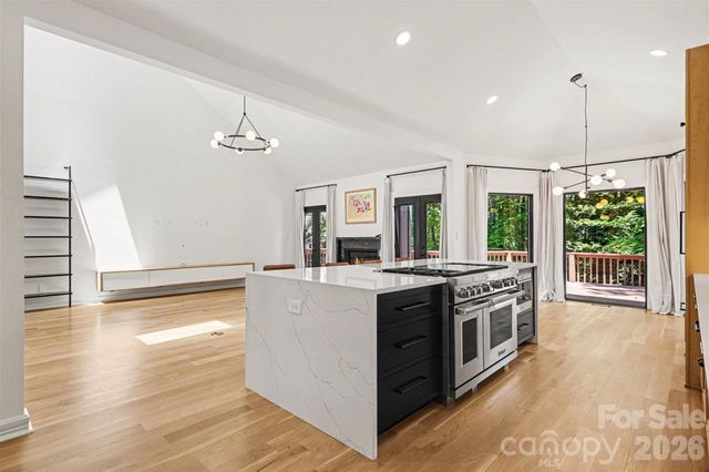 5123 Randolph Road, Charlotte, NC 28211